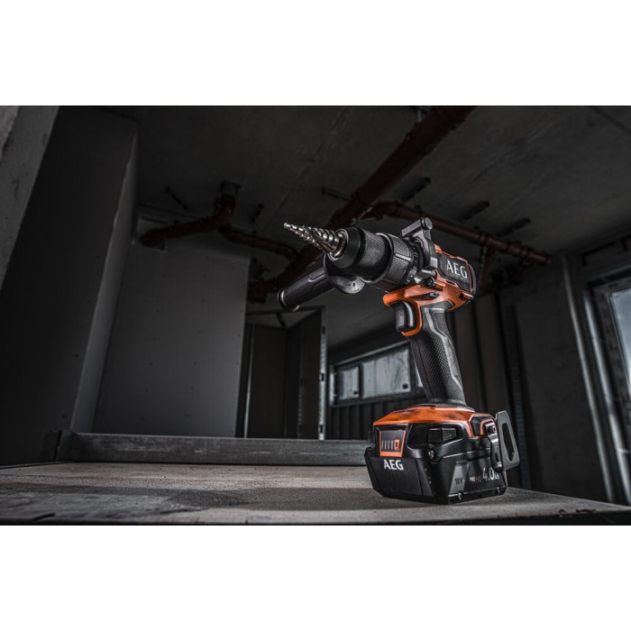 Дрель-шуруповерт аккумуляторная бесщеточная AEG BS18C3BL-402C
