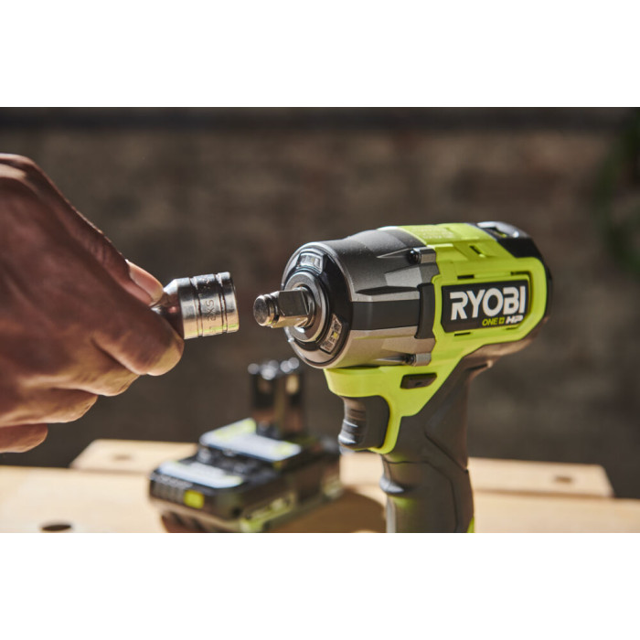 ONE + / Гайковерт RYOBI RIW18C-0 (без батареи)