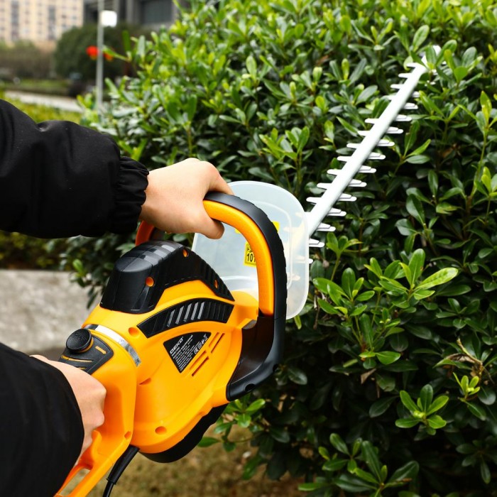 Кусторез электрический DEKO DKBC1000