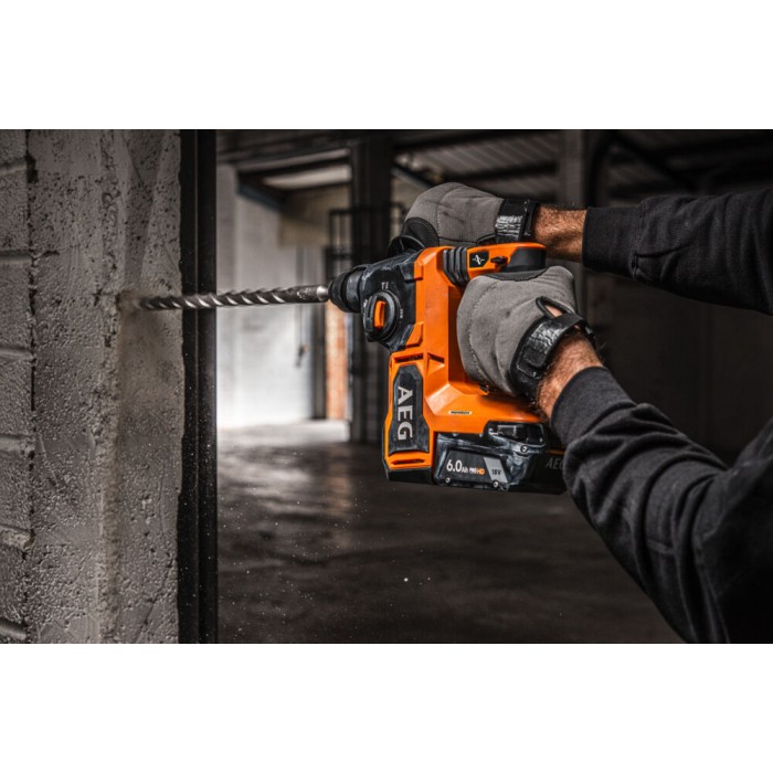 Перфоратор аккумуляторный AEG BBH18BL2-502C